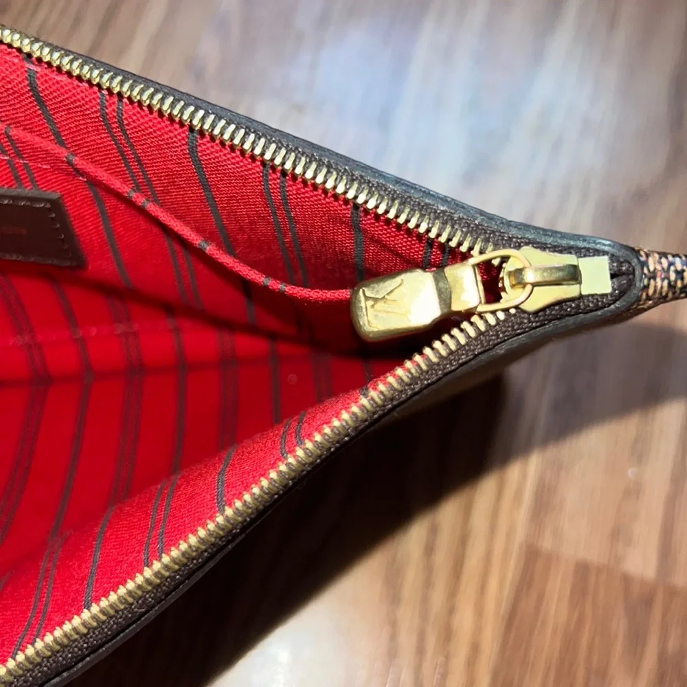 Louis Vuitton reposhing this